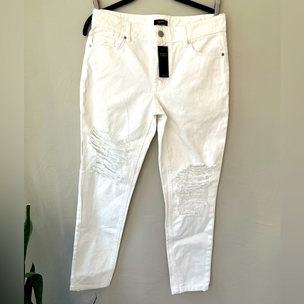 REVOLVE AFRM ODEN STRAIGHT JEANS IN BRIGHT WHITE 25 - Picture 4 of 6